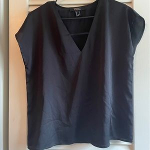Forever 21 shirt black